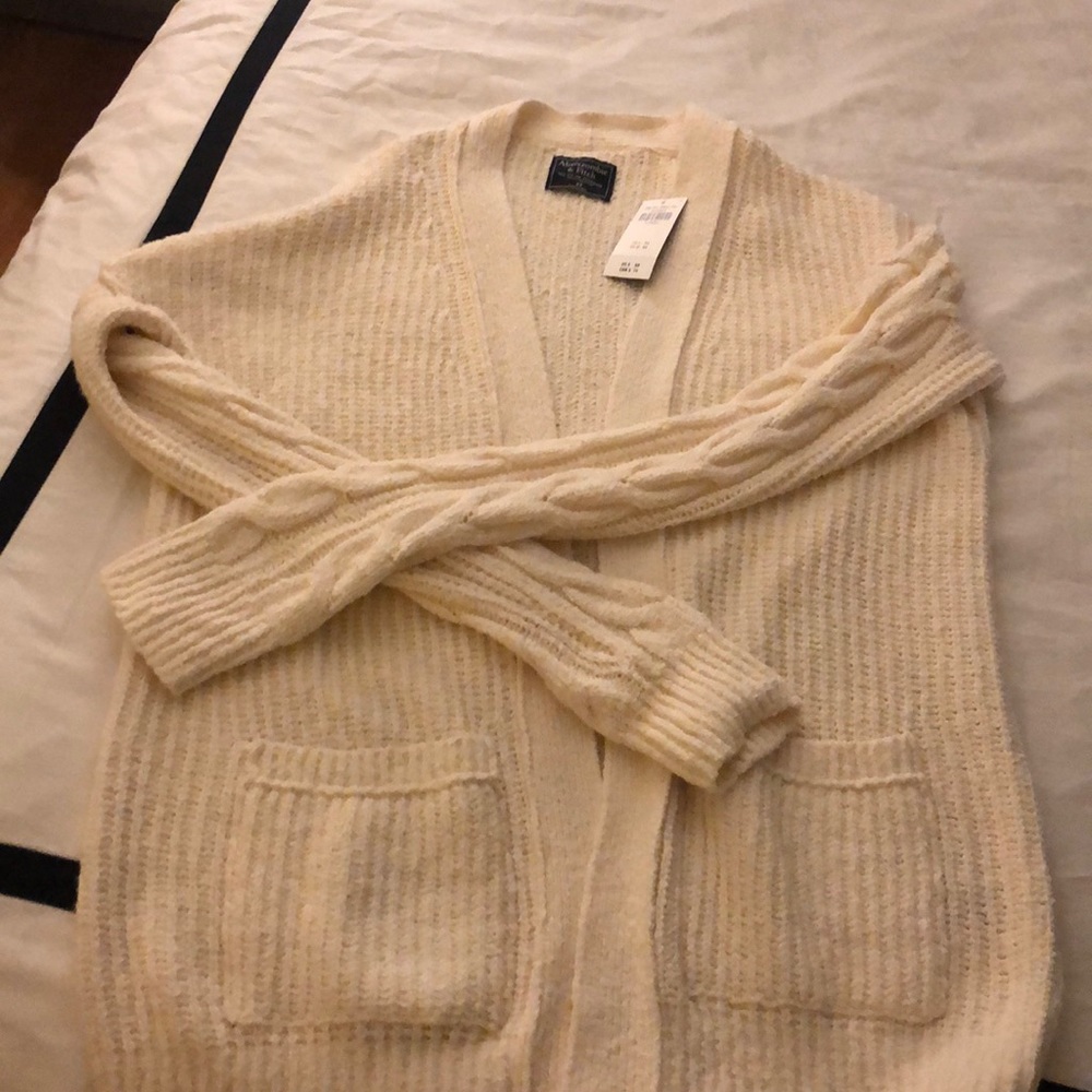 NWT Abercrombie and Fitch chunky cardigan